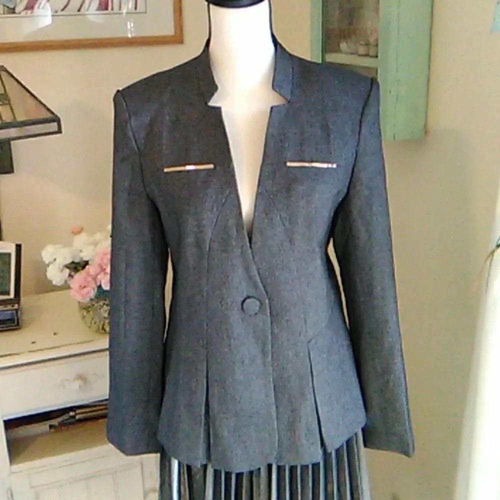 NWT Yunclos Jacket 
